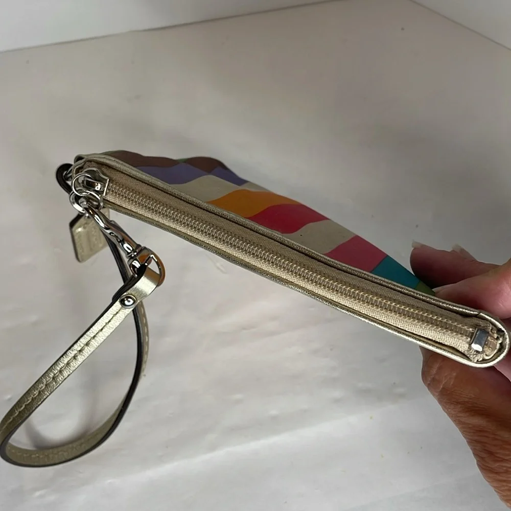 Coach Julia Legacy Stripe Wristlet Special Edition Gold Cs